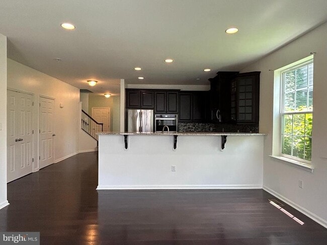 Building Photo - 106 Sirius Dr