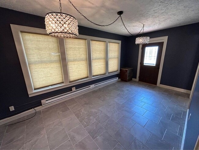 Building Photo - 600 W 26th St