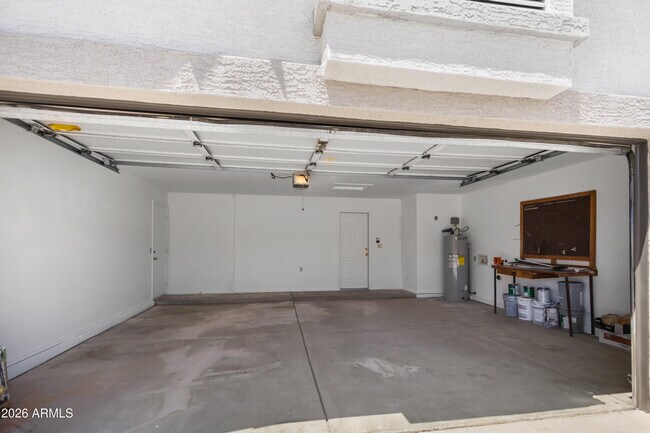 Building Photo - 1214 E Beverly Ln
