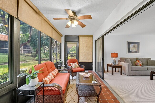 Building Photo - 5560 Fairway Park Dr