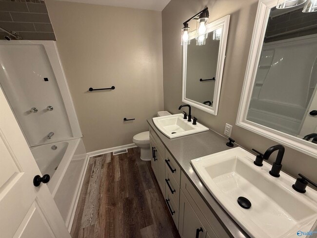 Building Photo - 2665 Dunlap Ave