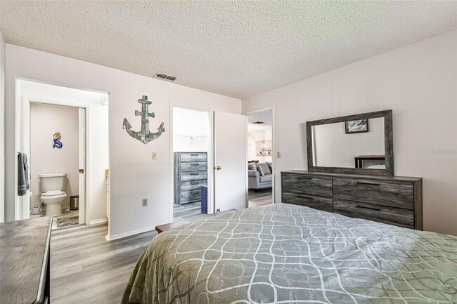 Building Photo - 7433 Greystone Dr