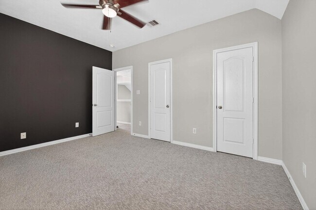 Building Photo - 6272 N Fawnlake Dr