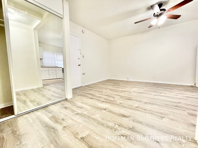 Building Photo - 614 Hauser Blvd