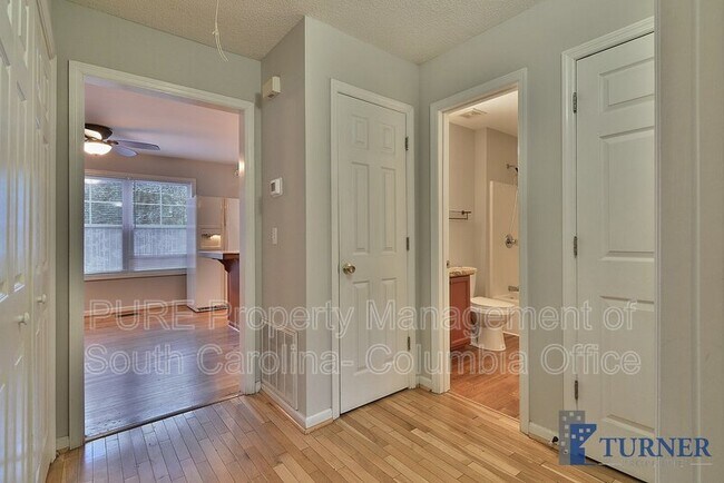 Building Photo - 801 Laurel Hill Ln