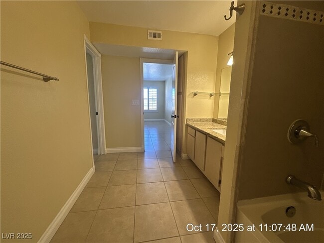 Building Photo - 1150 N Buffalo Dr