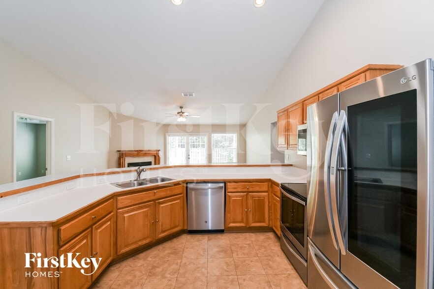 Building Photo - 161 Johns Glen Dr