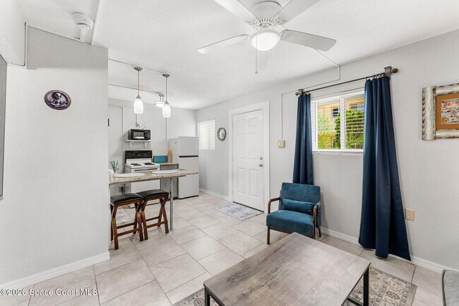 Building Photo - 211 Circle Dr