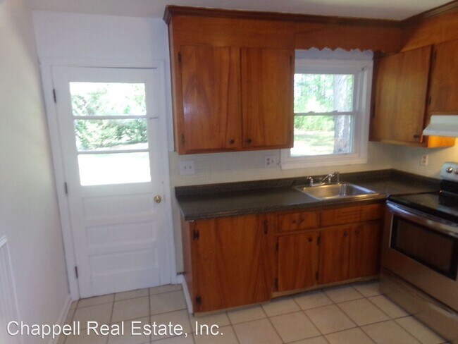 Building Photo - 2 br, 1 bath House - 15711 S. Crater Rd.