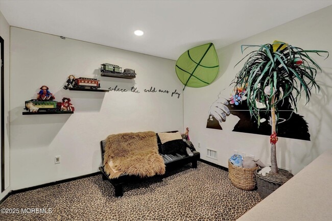 Building Photo - 13 Valley Forge Rd