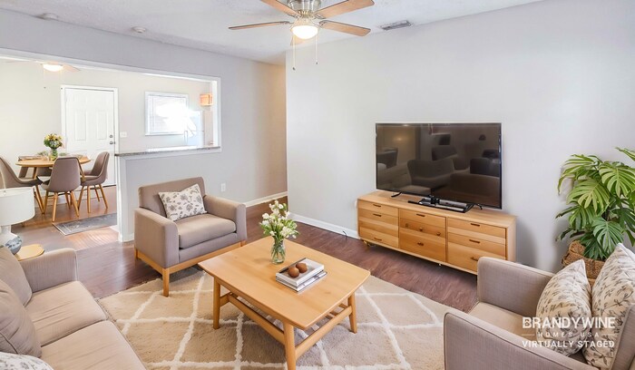 Building Photo - 2610 E Annie St