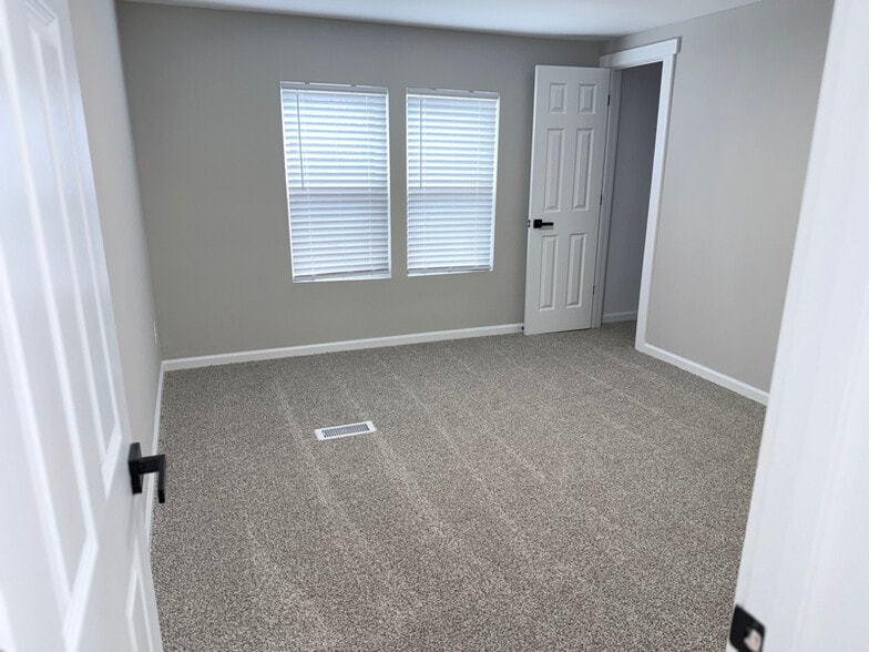 Building Photo - 4994 Esther Bandy Rd