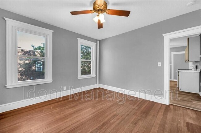 Building Photo - 694 Main St