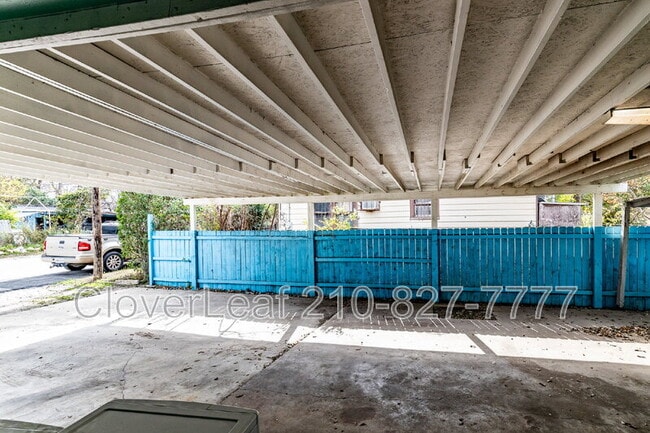 Building Photo - 3402 W Travis St