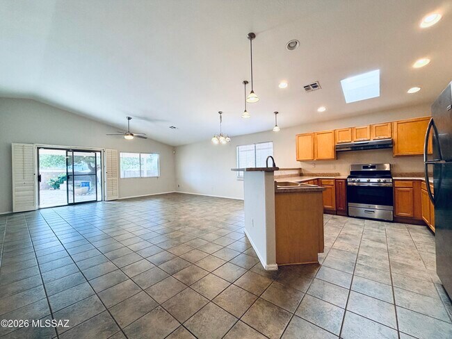 Building Photo - 2875 W Simplicity Dr