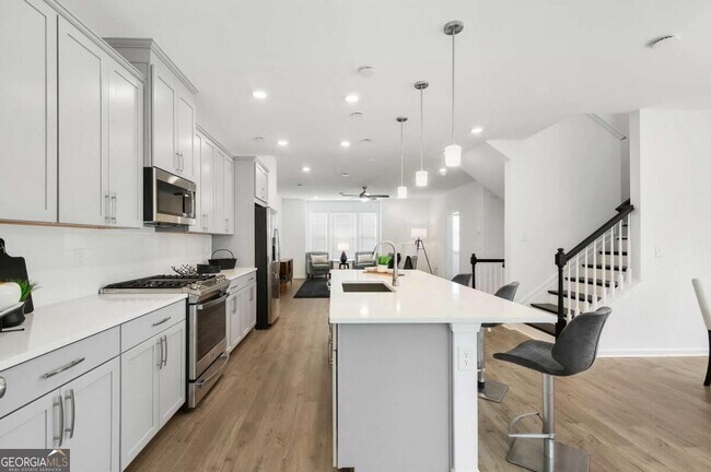 Building Photo - 1427 Halstead Pl