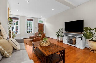 Building Photo - 656 Washington Blvd