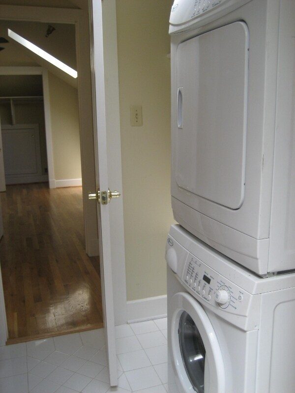 Building Photo - 331 22nd Ave N