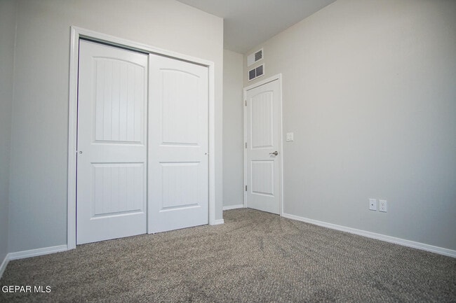 Building Photo - 12874 Woolstone Dr