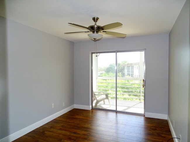 Building Photo - 2200 Springdale Blvd