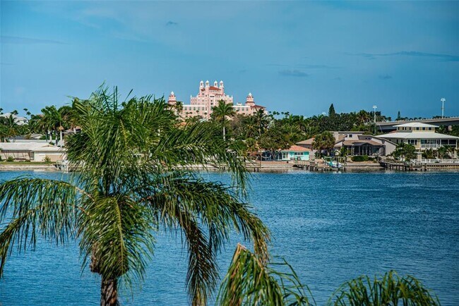 Building Photo - 6081 Bahia Del Mar Cir N