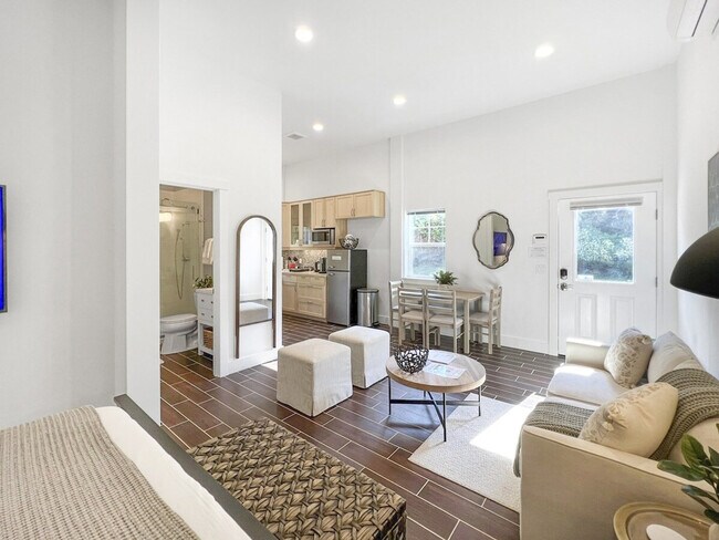 Building Photo - 3355 Saratoga Rd