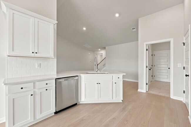Building Photo - 334 Kindred Spirits Dr