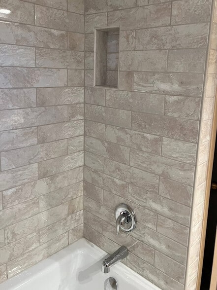 Building Photo - 6537 N Natoma Ave