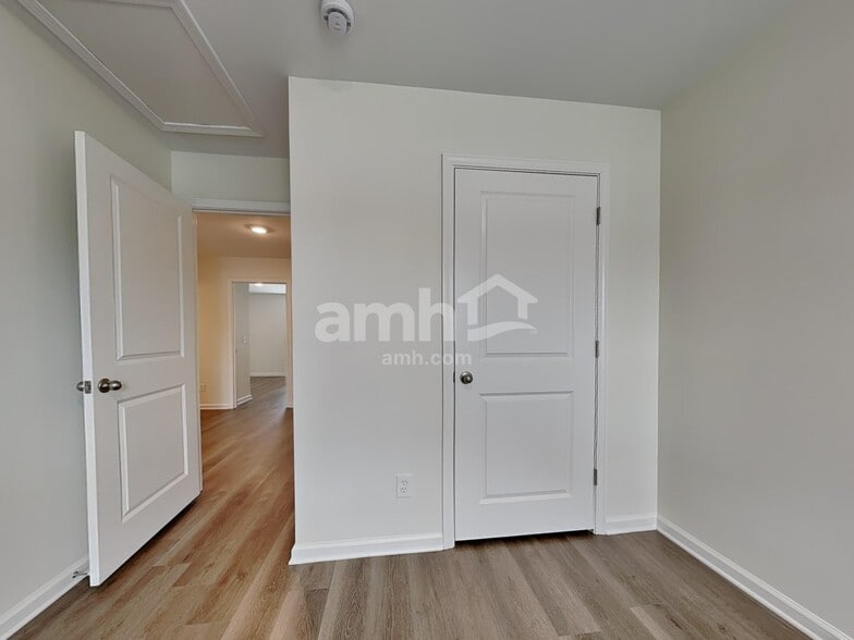 Building Photo - 104 Tupelo Ct