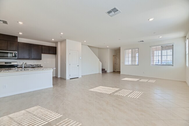 Building Photo - 2777 Abrantes Pl