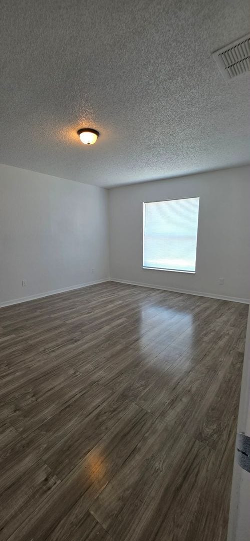 Building Photo - 3 Bedroom, 2 Bath Home with 2-Car Garage – 1,722 Sq Ft