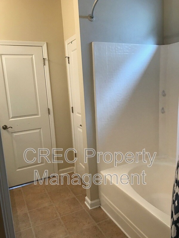 Building Photo - 272 Mayfield Dr