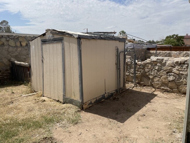 Building Photo - 8154 St Andrew Ln