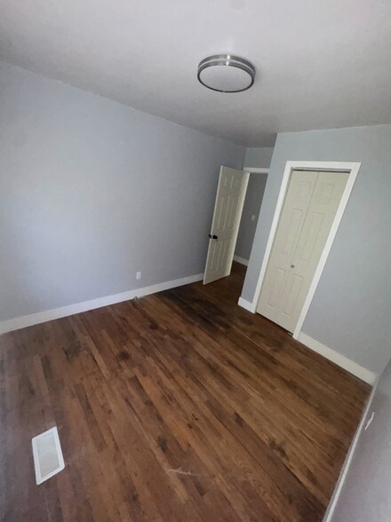 Building Photo - 26 Tyler St