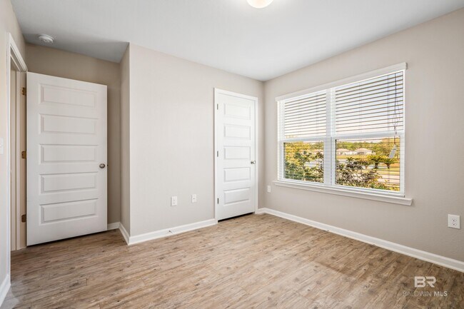 Building Photo - 17290 Harding Dr