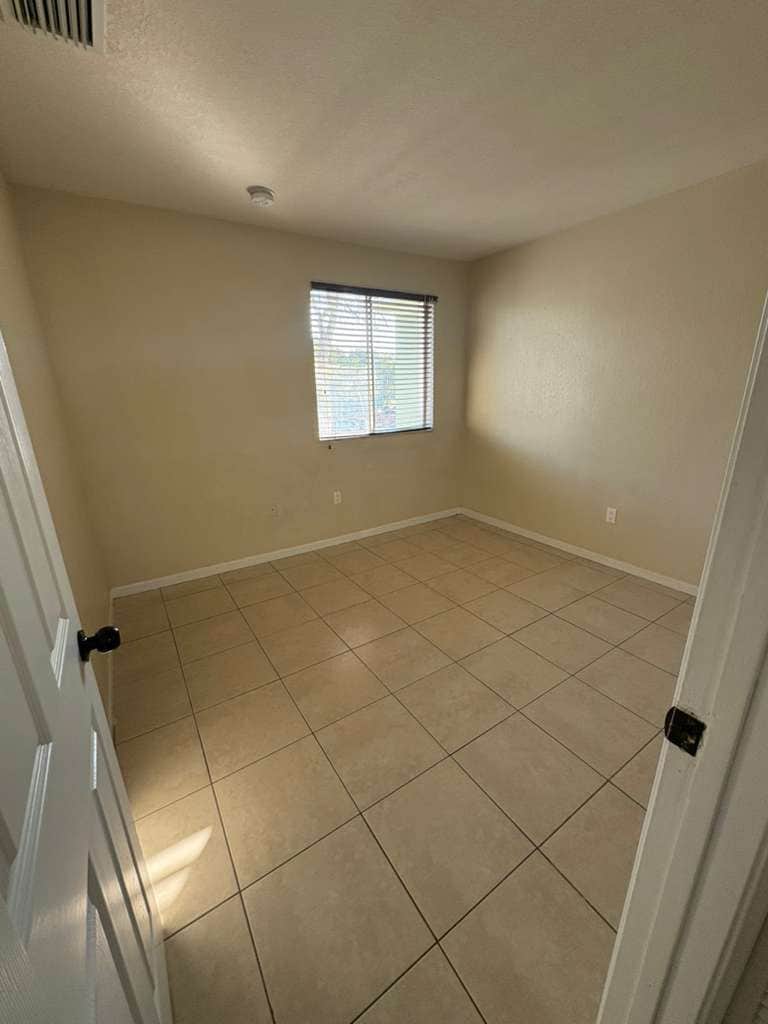 Building Photo - 2819 SE 15th Rd