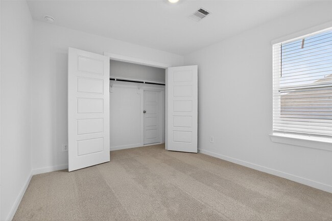 Building Photo - 422 Gram Hl Dr