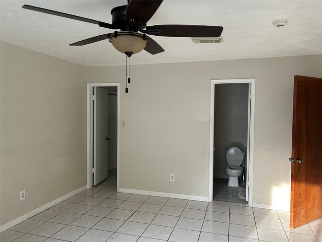 Building Photo - 15407 La Loma Dr