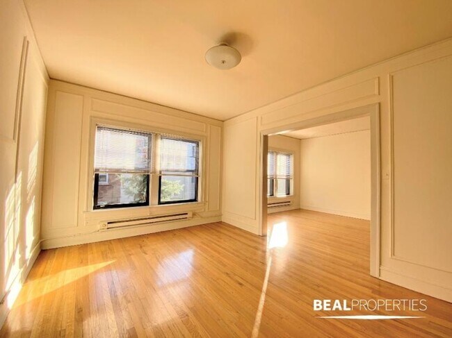Building Photo - 1 bedroom in EVANSTON IL 60202