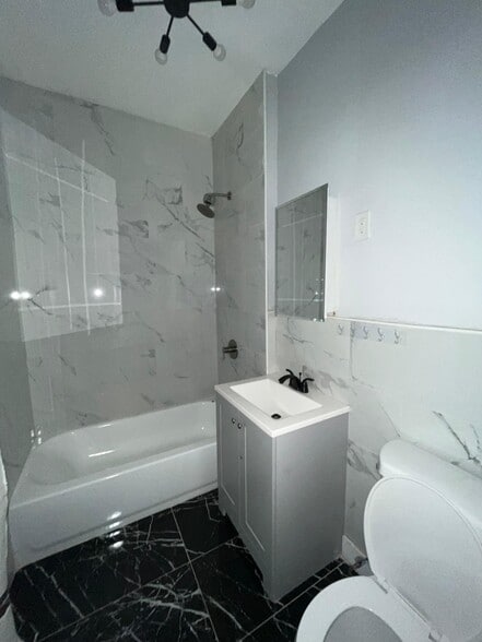 Building Photo - 316 Summit Ave