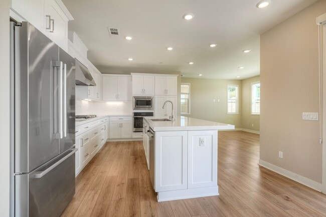 Building Photo - 6675 Agave Cir