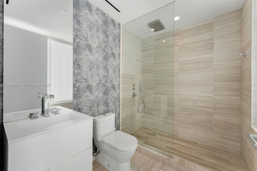 Building Photo - 4701 N Meridian Ave