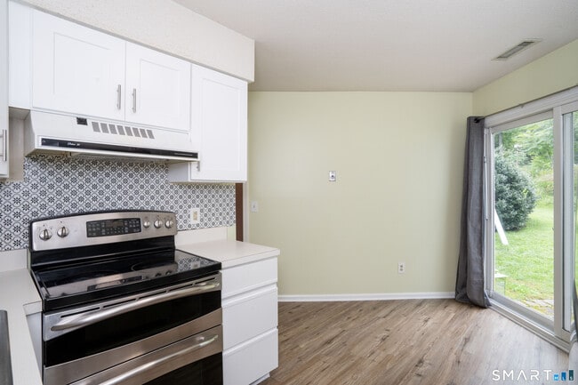 Building Photo - 302 Briarwood Ct