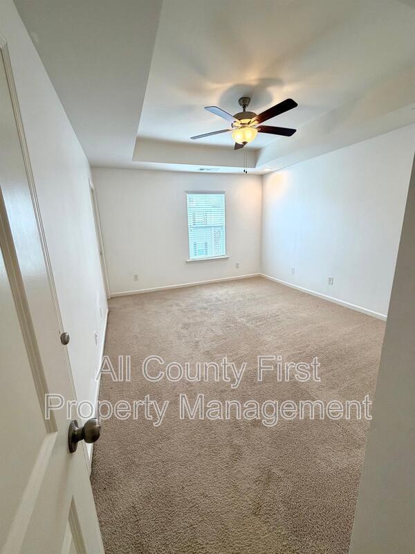 Building Photo - 887 Society Cir