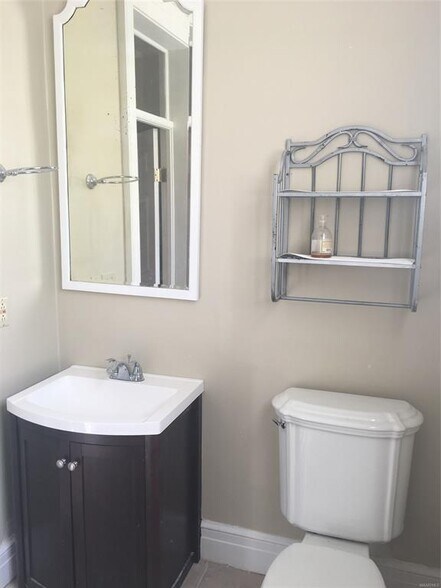 Building Photo - 1960 Ridge Ave