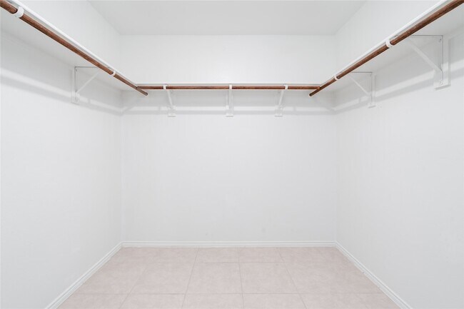 Building Photo - 7524 Larson Ln