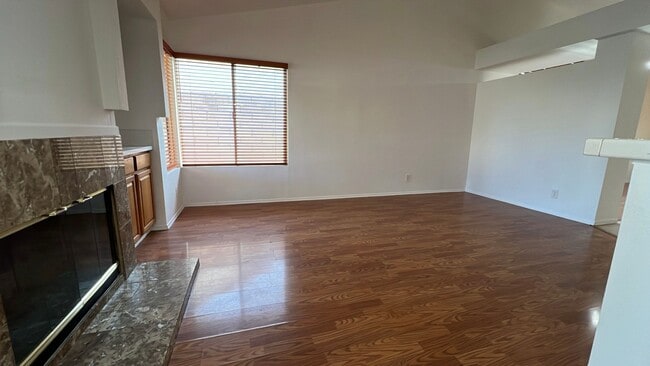 Building Photo - (APPLICATION PENDING) East Lancaster Home