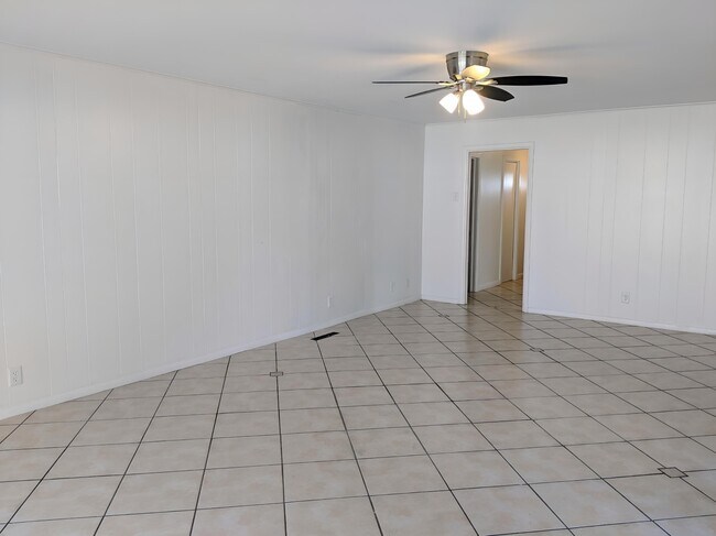 Building Photo - 3841 Austin Ave