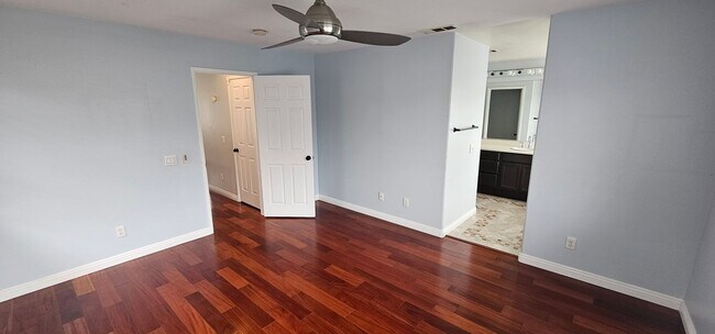 Building Photo - SAN DIEGO / SERRA MESA  - STONECREST VILLA...