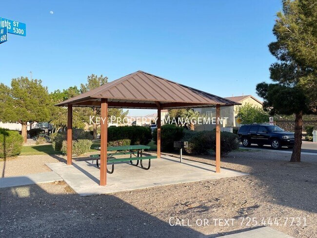 Building Photo - 605 Sonoran Heights Ave